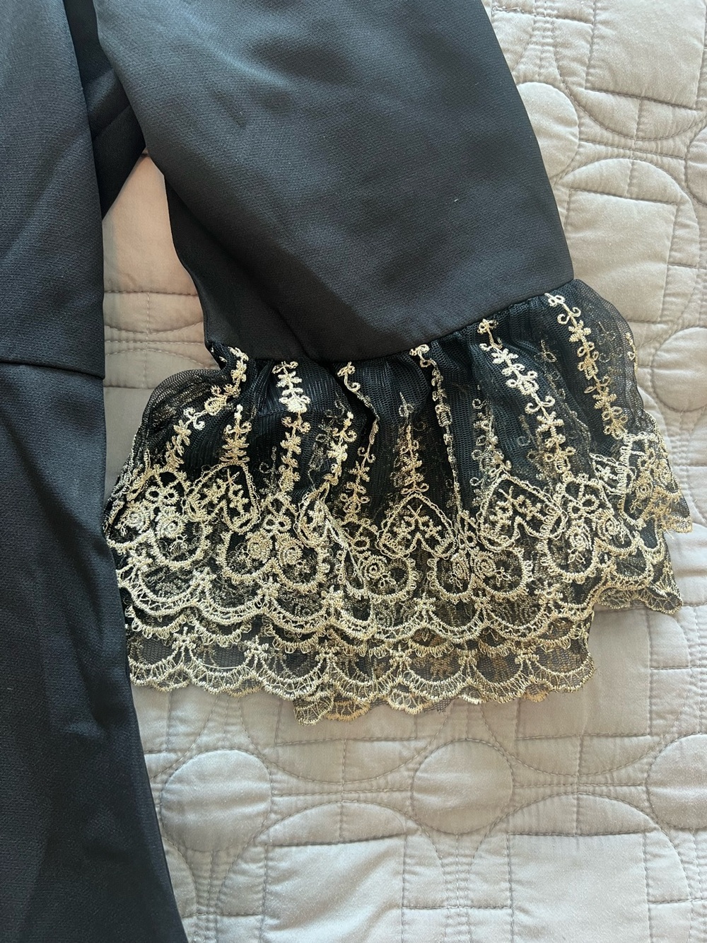 Tuckernuck Pomander Place Lillith Dress Black Gold Lace Holiday Party NWT - Picture 9 of 16